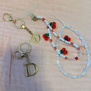 “D” 🍒Gold and White Beaded Keychain Set🦋